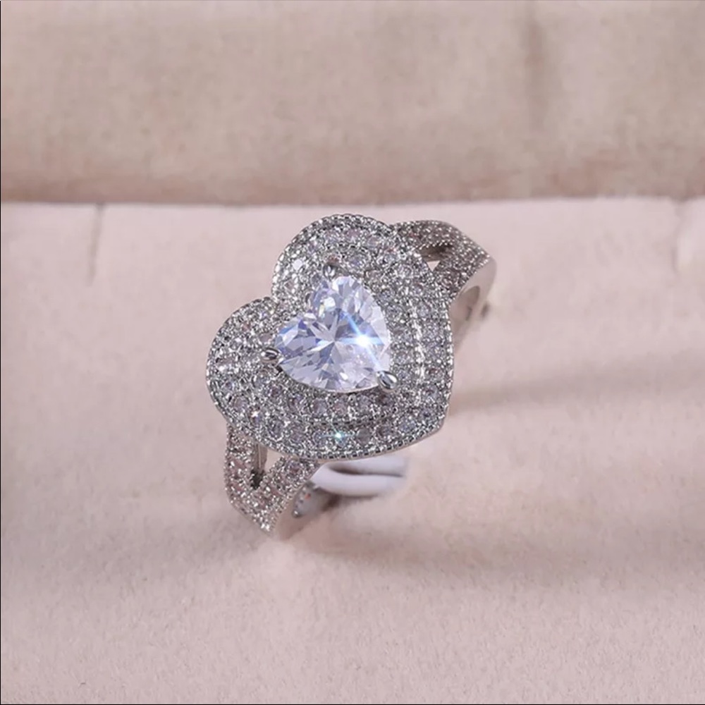 925 Silver Romantic Heart Diamonds Ring - Picture 3 of 6